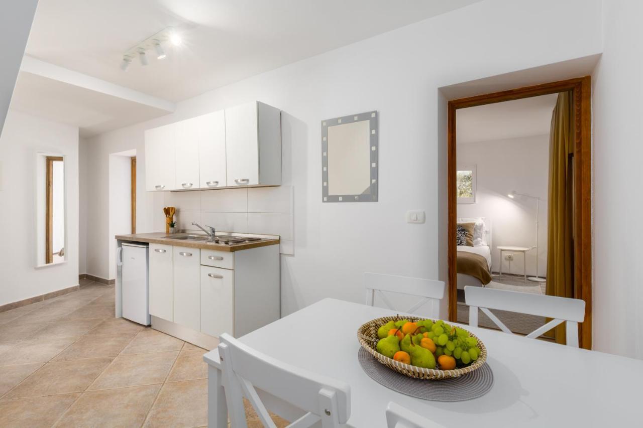Apartments Agata Novigrad Istria Exterior foto