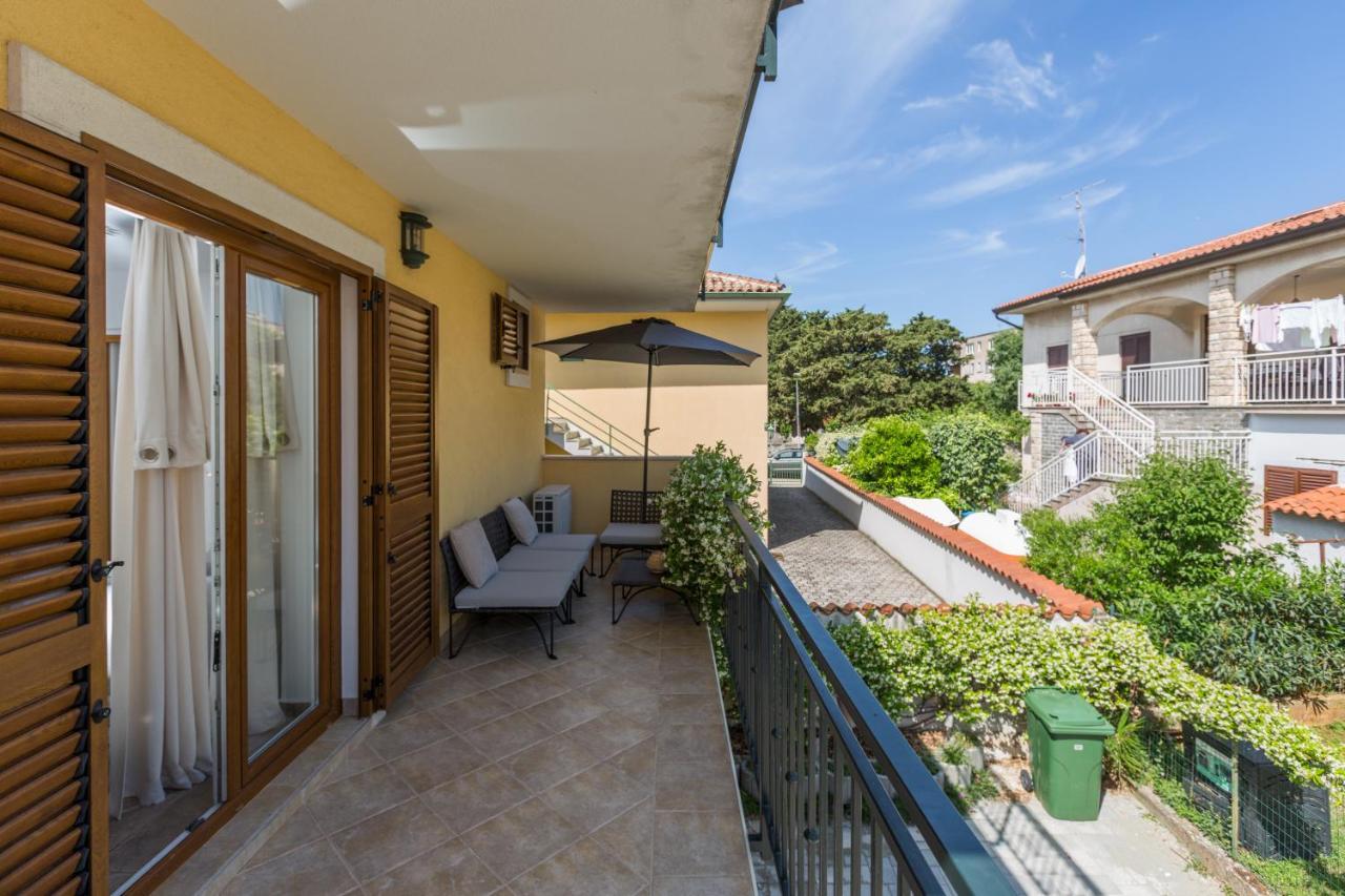 Apartments Agata Novigrad Istria Exterior foto