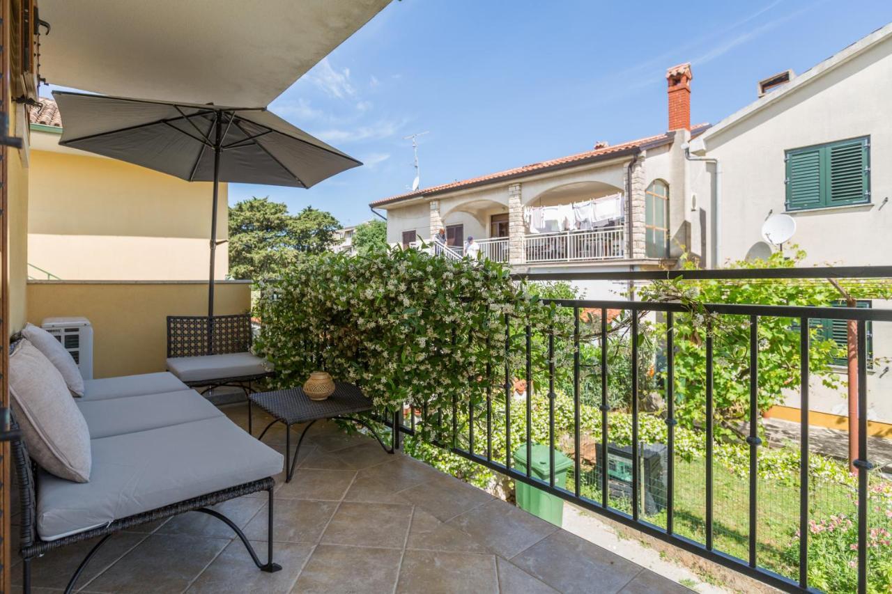 Apartments Agata Novigrad Istria Exterior foto