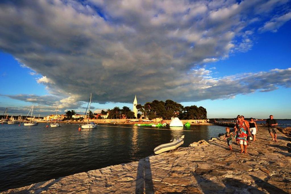 Apartments Agata Novigrad Istria Exterior foto
